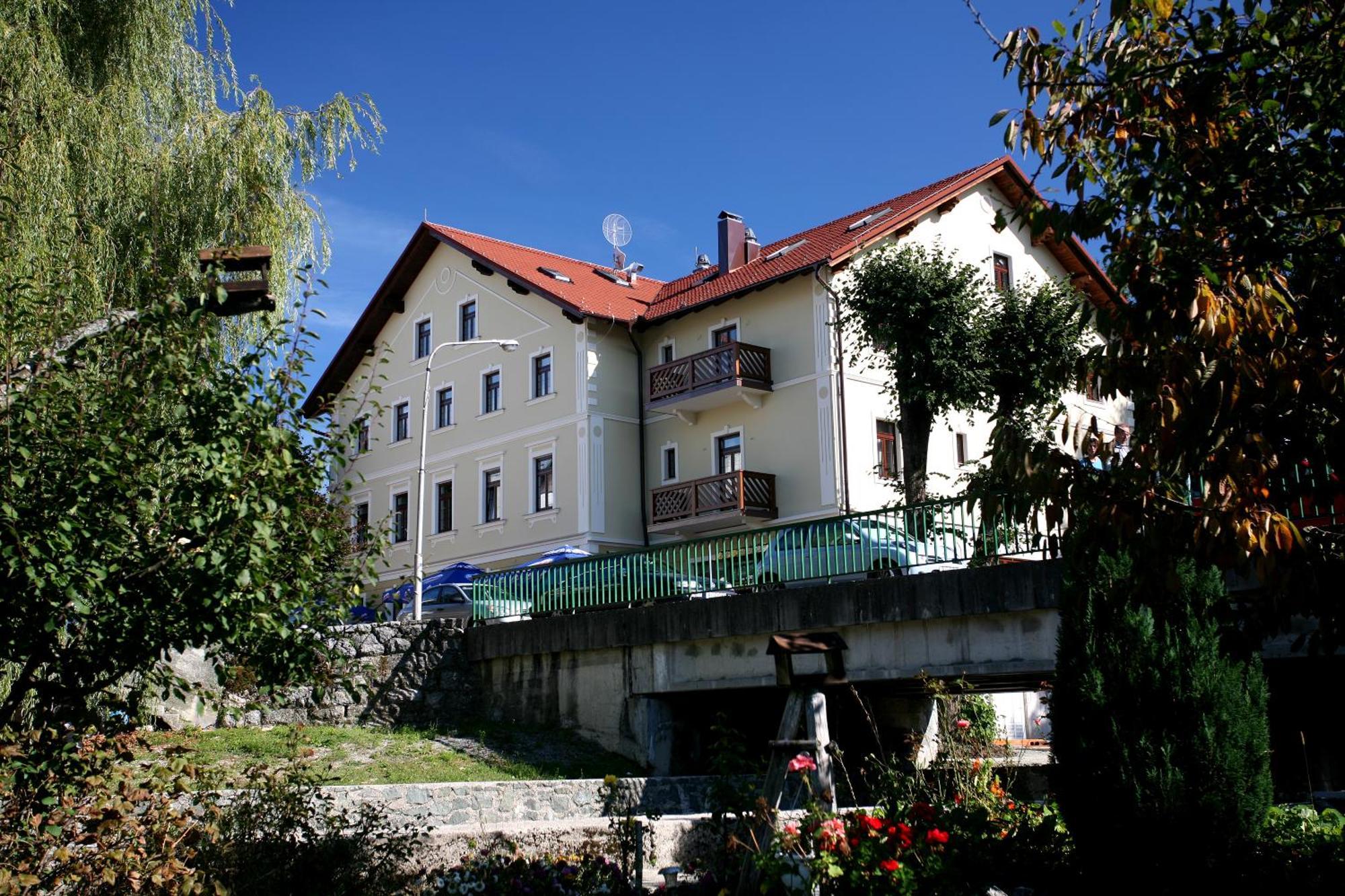 Hotel Bitoraj Fuzine Exterior photo